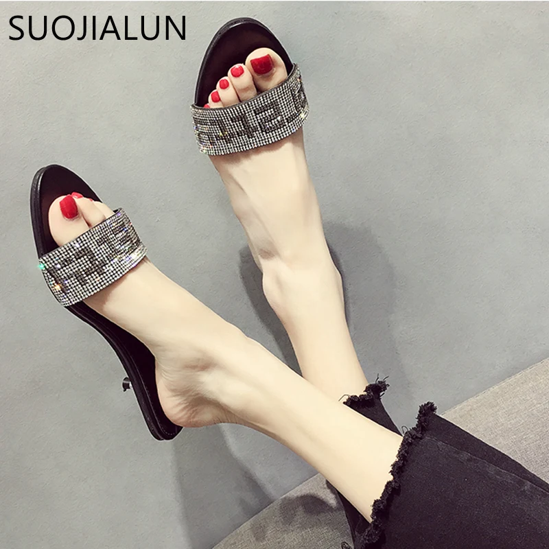 

SUOJIALUN Fashion Low Heel women slipper Summer Beach Casual Sandal Elegant Crystal Outdoor Slides Ladies Shoes Flip Flops