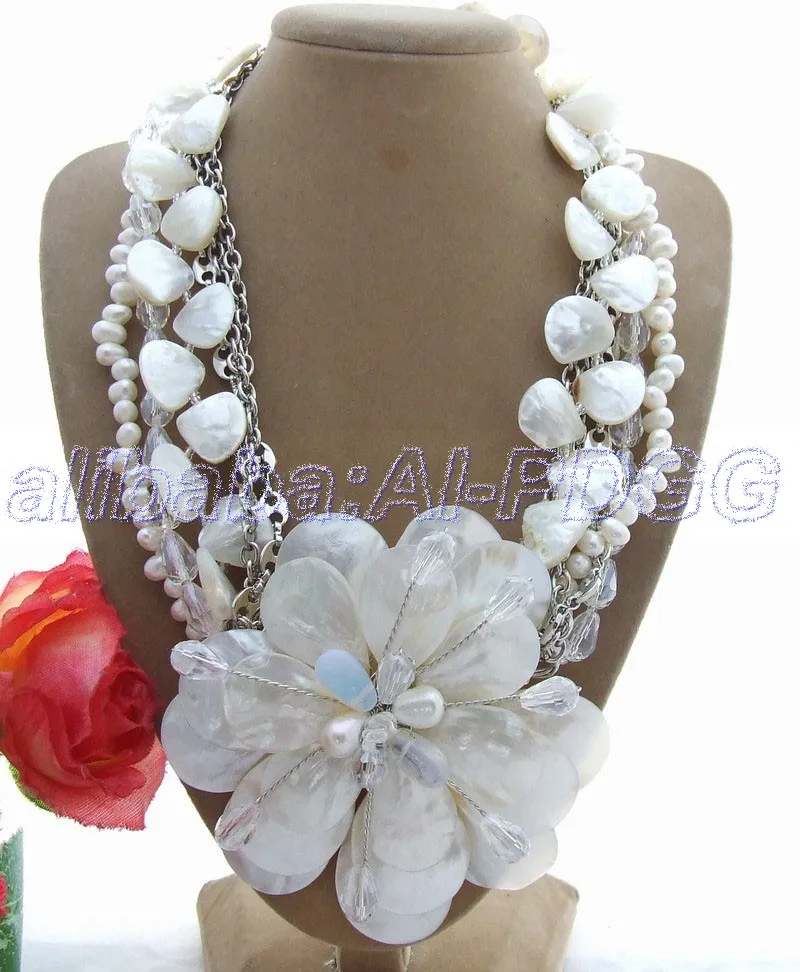 

GG Amazing! Pearl&Crystal&Shell Flower Necklace