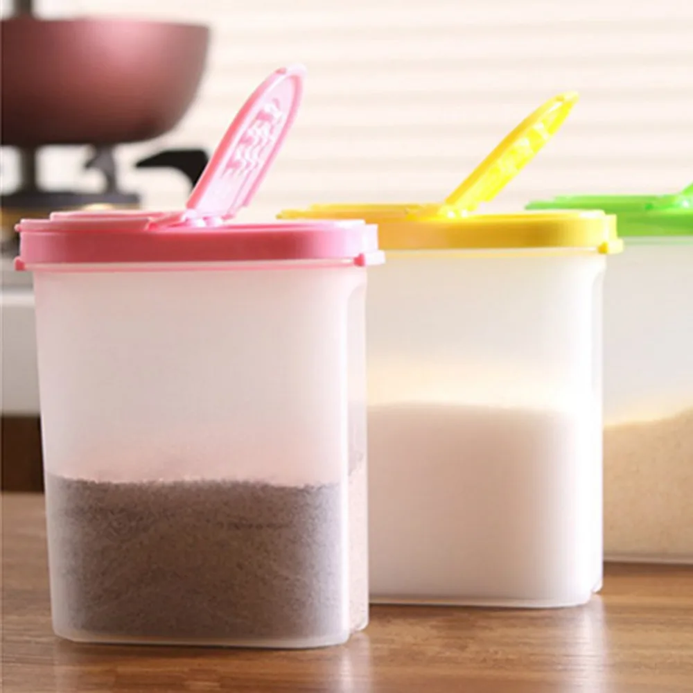 

250ml Kitchen Box Creative Transparent Seasoning Kitchen Containers Item Cooking Spice Box 2 Lid Condiment Bottle Pepper Shakers