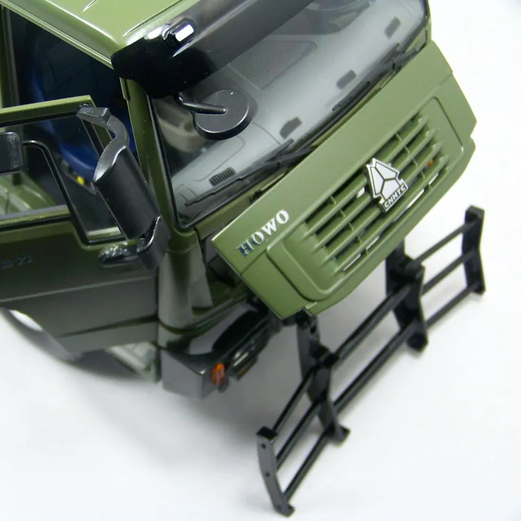Модель из сплава масштаб 1:24 SinoTruk HOWO 8*8 армейский внедорожник военный грузовик