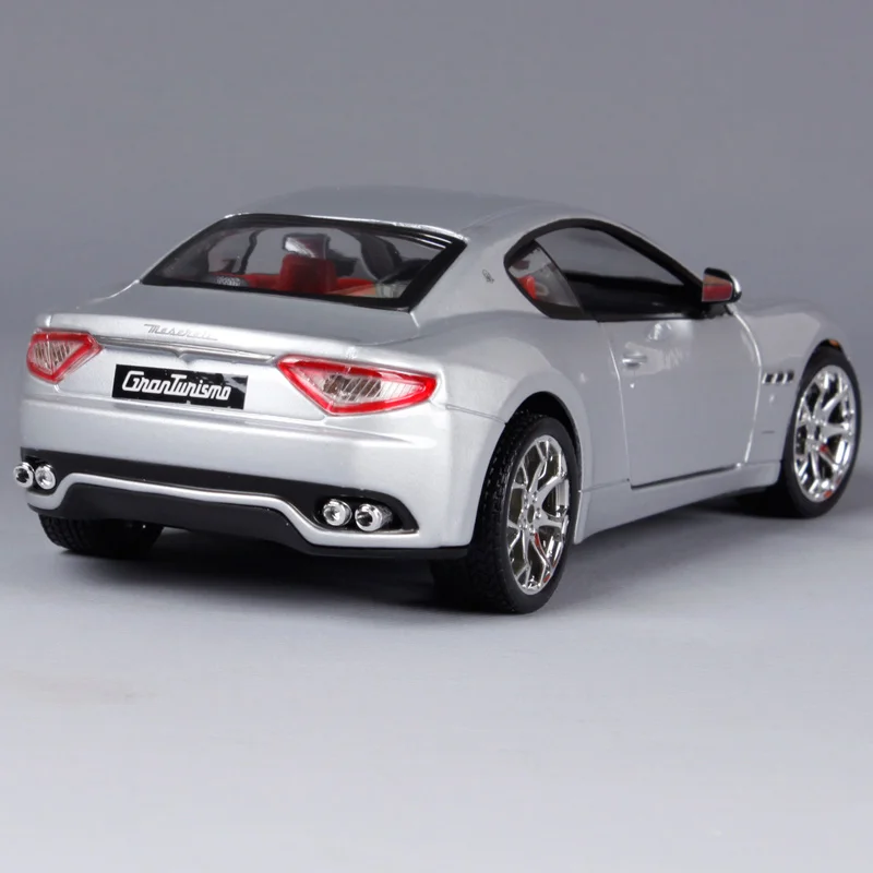 Автомобиль Bburago 1:24 maserati gt черный серебристый литой под давлением роскошный