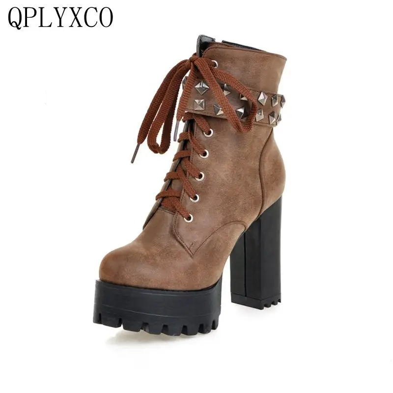 QPLYXCO/; большие размеры 33-50; Модные Ботинки martin с круглым носком; женские ботильоны с перекрестными ремешками и заклепками; обувь на квадратном каблуке; X-7 - Цвет: Коричневый