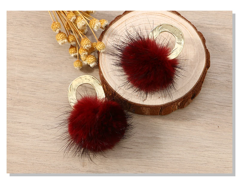 Badu искусственный мех мяч серьгу девушки милые помпоном осень-зима серьги для рождественские украшения подарок для Для женщин
