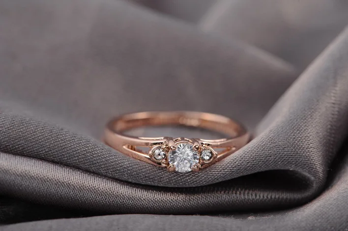 Iutopian Марка обручальное кольцо Сделано с австрийской Кристалл Stellux Одежда высшего качества# RG90671