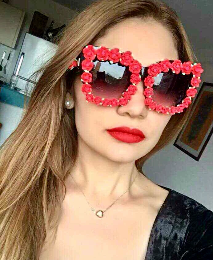 Brand Designer 2017 Sunglasses Women Red Flower Baroque Style Luxury Sunglasses For Ladies Beach Summer Eyewear Brand Designer 2017 Sunglasses Women Red Flower Baroque Style Luxury Sunglasses For Ladies Beach Summer Eyewear