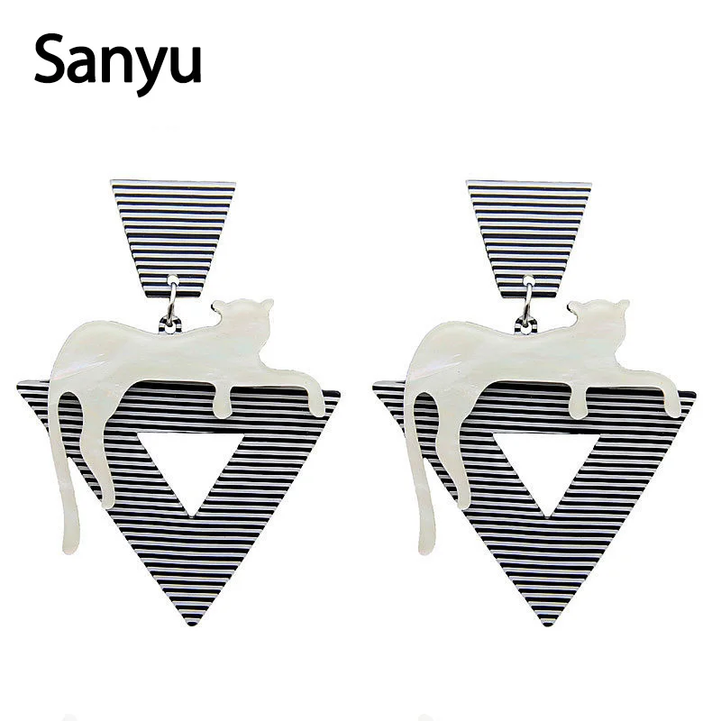 

Exaggerated Cool Punk White Leopard Geometric Acrylic Drop Earrings Triangle Hollow Out Animal Dangle Earrings Female