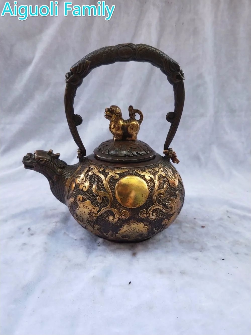 

Art Collection Metal Crafts,Tibetan Old Bronze Gilt Dragon Head Dog Lid Tea Pot,Home Decoration Pot
