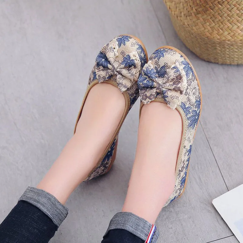 

Women Vulcanized Shoes Female Shallow Breathable Flat Casual Shoes Woman