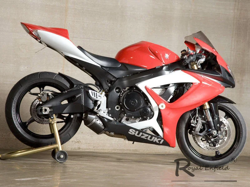 Сузуки GSX R 750 красный