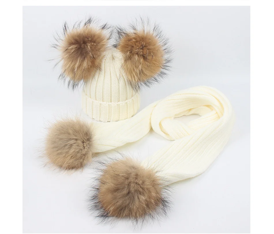 Новые зимние однотонные трикотажные Детские хлопковые наборы шапка с шарфом для мальчиков и девочек из меха енота помпоны Теплые Лыжные шапки и шарфы