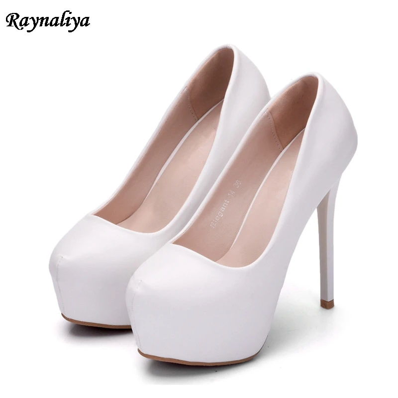 white round toe heels