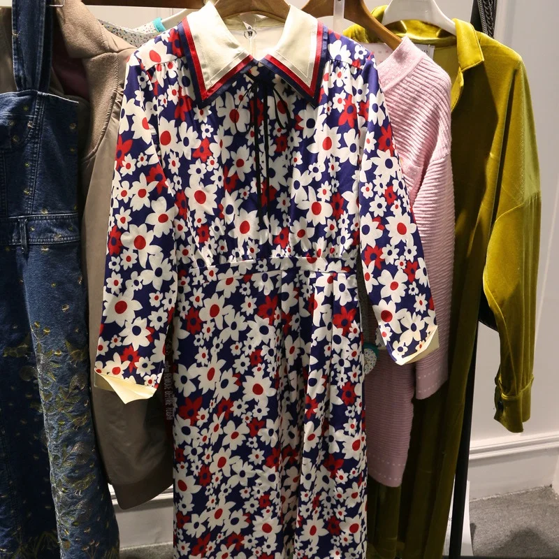 

Runway Designed Vintage Floral Print Long Dress Women Summer 2018 Luxury Butterfly Embroidery Female Party Dress Midi Clothing