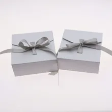 DoreenBeads ювелирных изделий Коробки Бумага разных цветов с бантом из ленты для подарка Цепочки и ожерелья серьги Упаковка для демонстрации 8*8,3*3,5 см, цельнокроеное платье