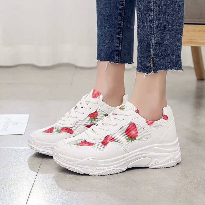 

Spring Korean Strawberry Sports Baitao Student Flat-soled Leisure Single Shoes