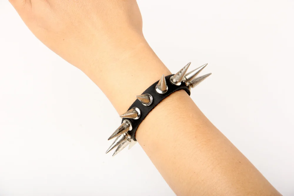 JINSE Лидер продаж Модный панк-рок уличный браслет с металлическими заклепками широкий кожаный браслет с шипами PSL325