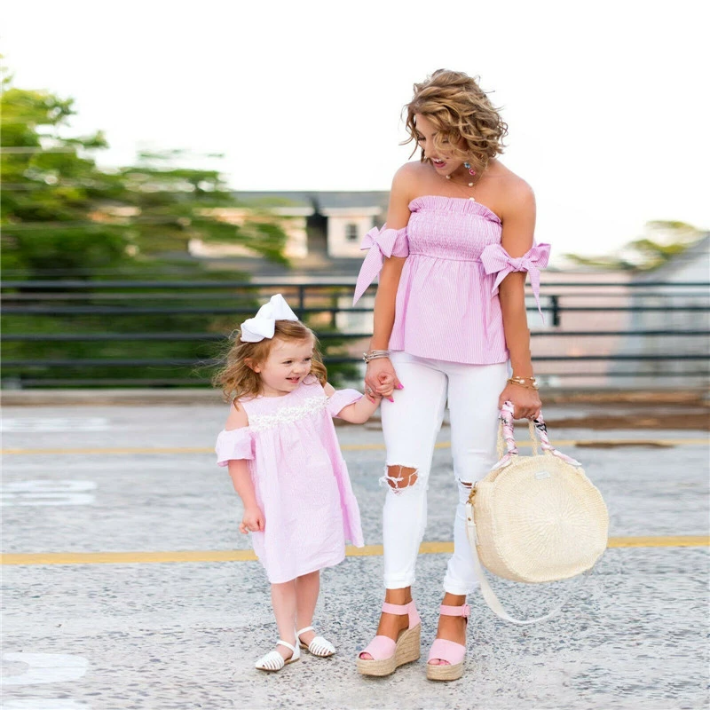 mom and girl matching clothes