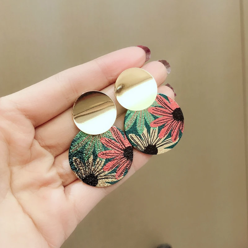 

JCYMONG New Fashion Print Round Wafer Shell Drop Earrings For Women Gold Color Metal Coins Statement Geometric Earrings Jewelry