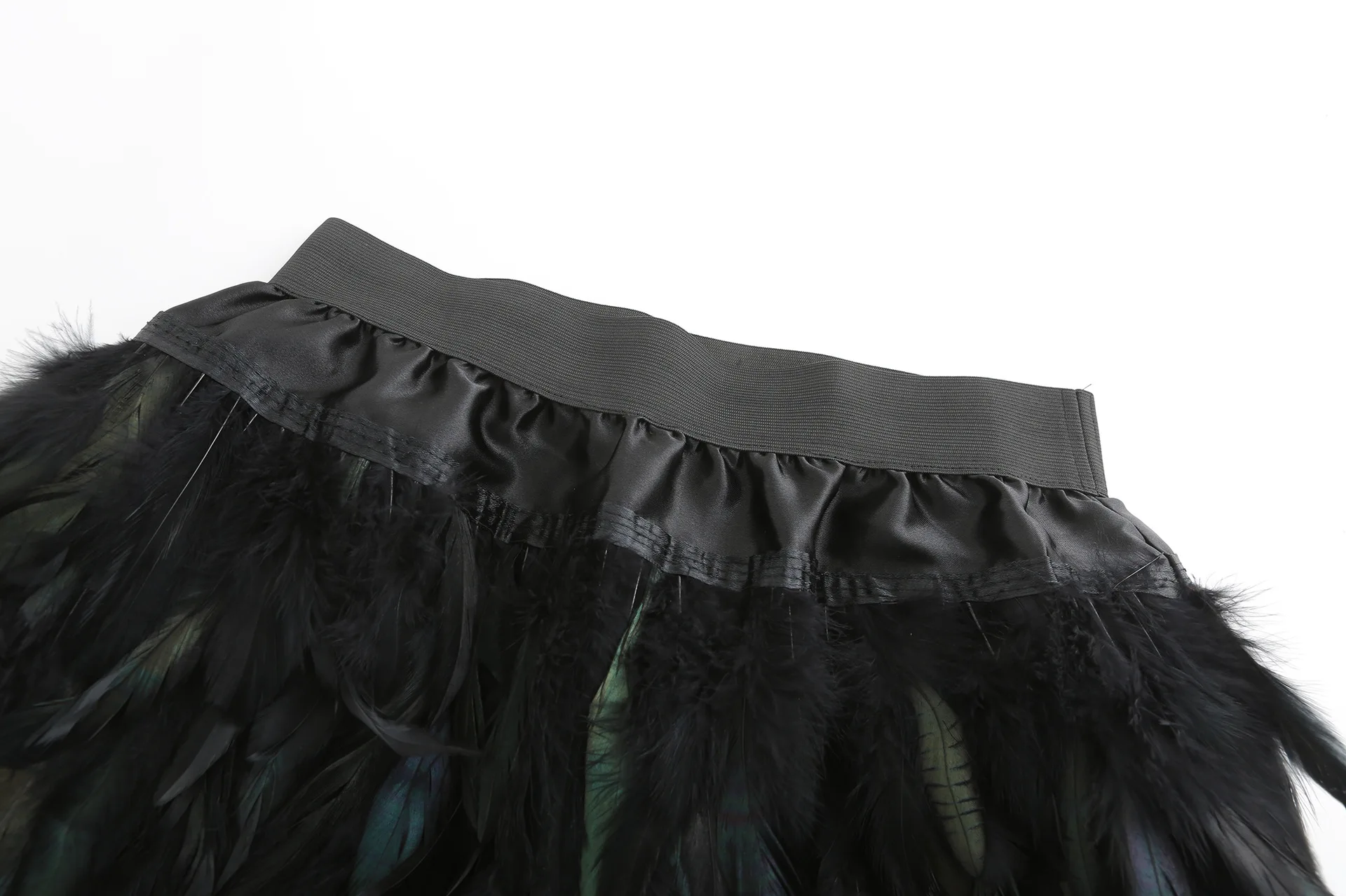 Юбка с перьями; мини-юбка; двухслойная ткань на подкладке; юбка с перьями; вечерние платья; юбка с перьями