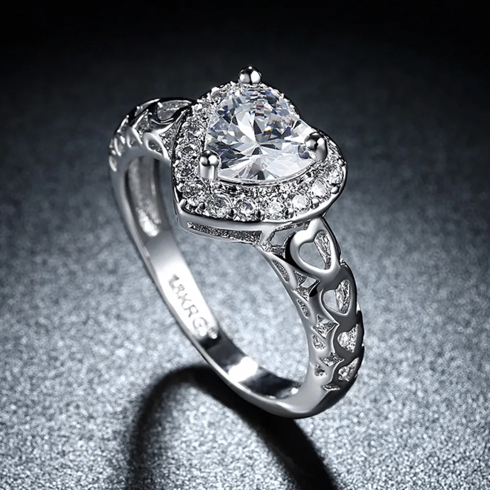 Fashion romantic engagement ring LOVE design charm elegant lady