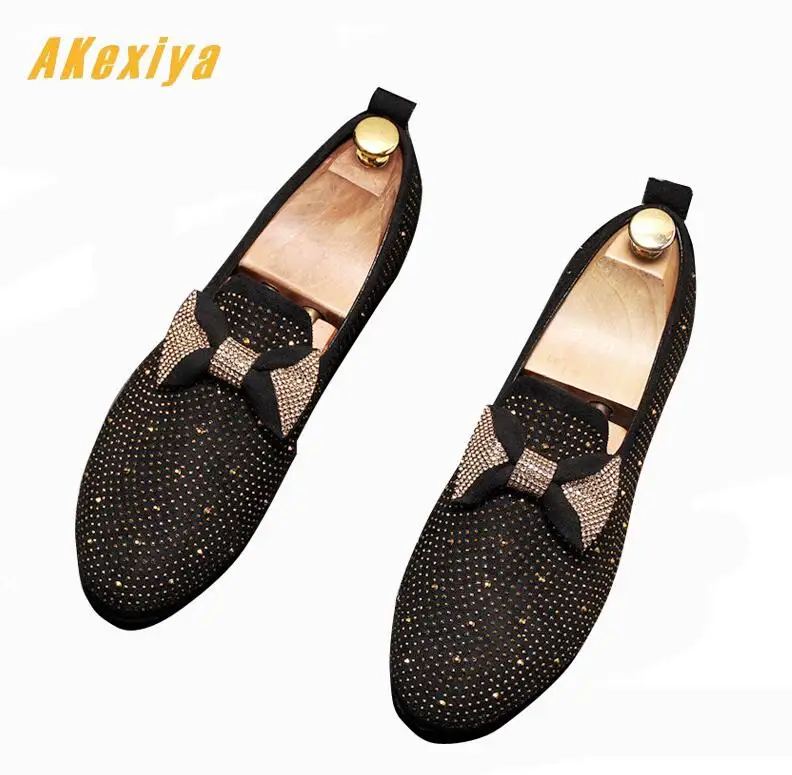 

2019 luxury Designer Men glitte royal rhinestone bow-knot Casual Shoes Male walking Dress Prom moccasins zapatos hombre loafers