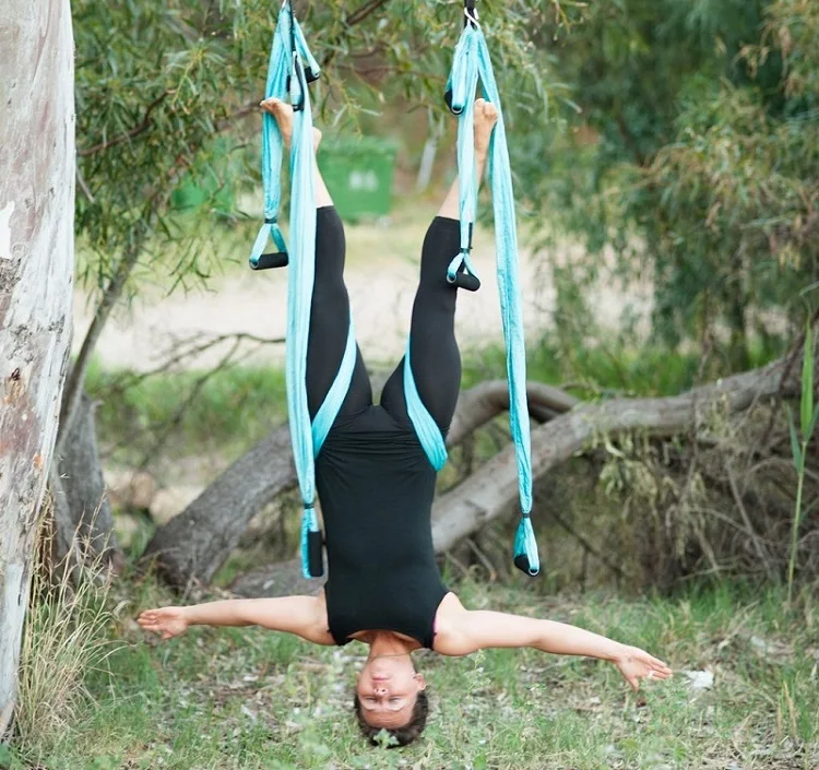 Agptek-Aerial-Yoga-Supplies-Swing-Inversion-Trapeze-Series-Yoga-Class-Accessories-Like-Yoga-Straps-and-Sling-Hammock-Blue-3-hires