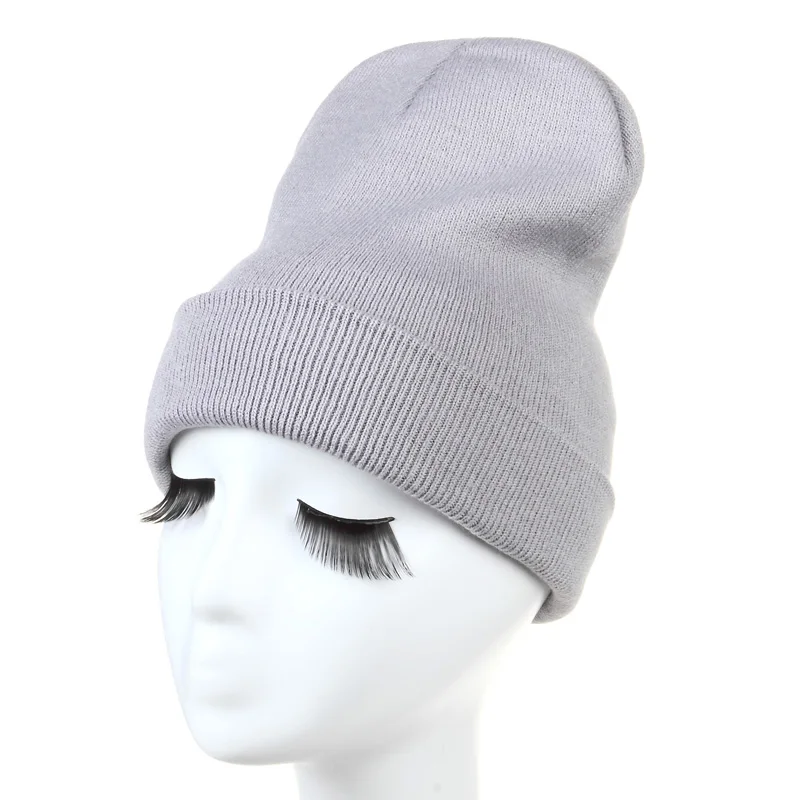 Мода Skullies шапочки женщины шляпа вязаная шапка женская шапка человек колпак для женщин шапочка мужская чистый цвет головные уборы - Цвет: E Lighe Gray