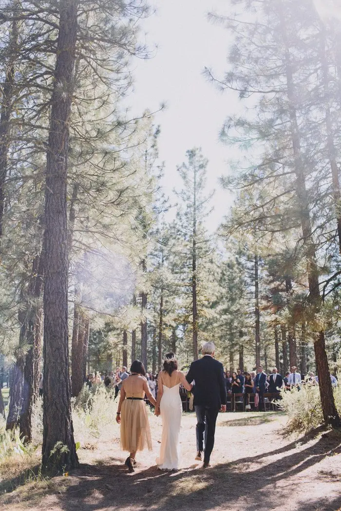 organic-chalet-view-lodge-wedding-with-a-touch-of-mid-century-style-mandee-johnson-photography-37-700x1050