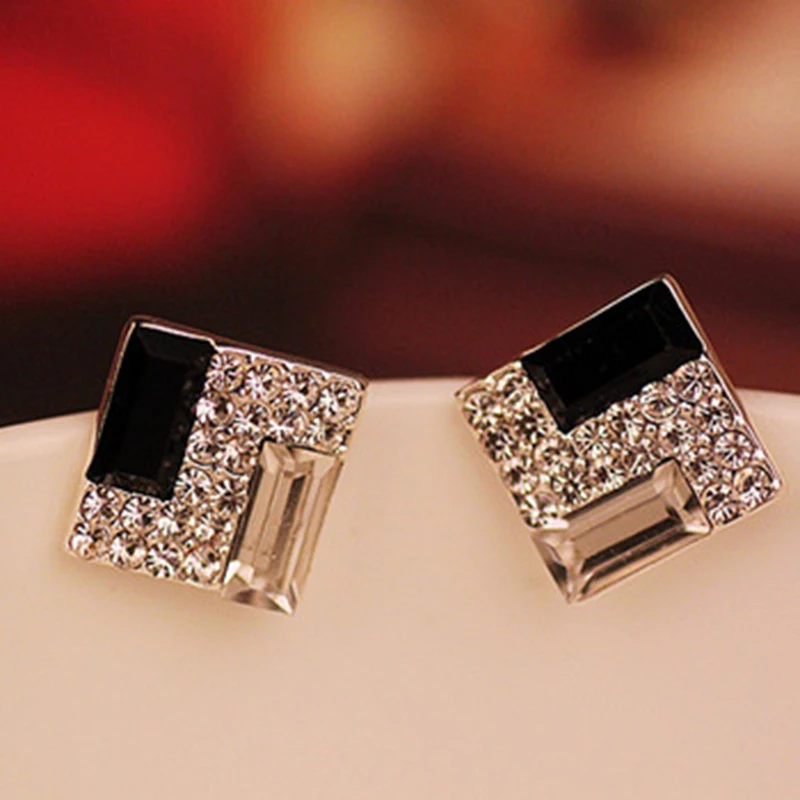 Trendy Fashion Luxurious Elegant Black White Sparkling Bling Rhinestone Square Stud Earrings for Women Ear Jewelry