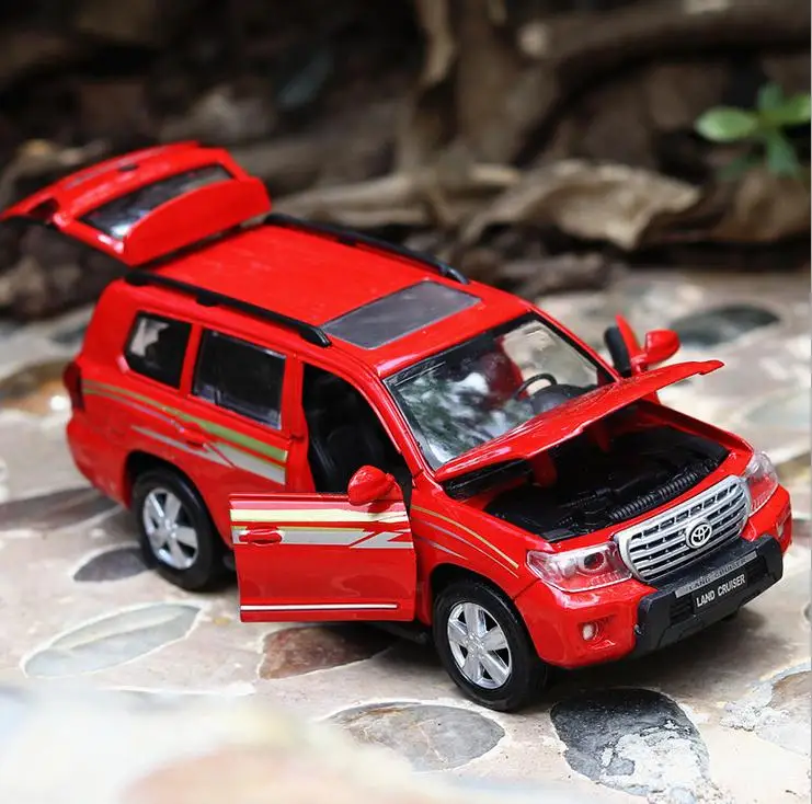 Модель автомобиля из сплава 1:32 высокая имитация Toyota CRUISER 4 Открытый дверь