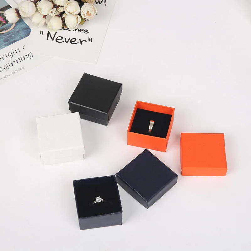 

Waterproo Paper Box 20pcs Jewelry Organizer Imitation Leather Paper Box 5X5X3cm Wedding Gift Jewelry Ring Necklace With Sponge