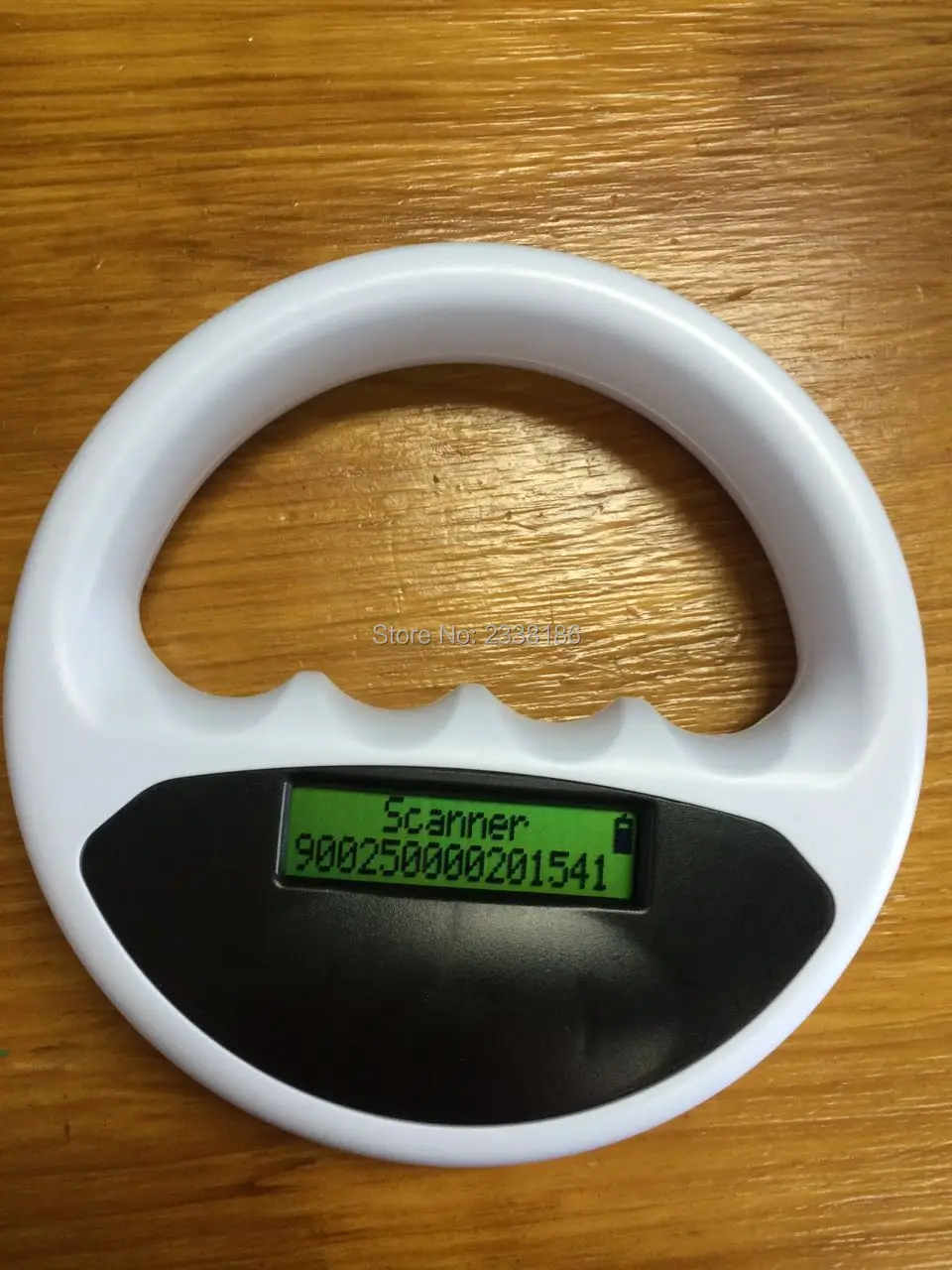 Animal chips scan code pigs sheep and sheep electronic ear tag reader livestock identification low - frequency RFID reader low velocity impacts and damage identification with lamb waves