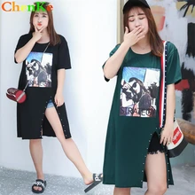 ChenKe лето плюс Размеры Для женщин жира мм Тонкий печати характер длинная футболка низ Разделение футболка круглые заклепки украшения плечо отверстие