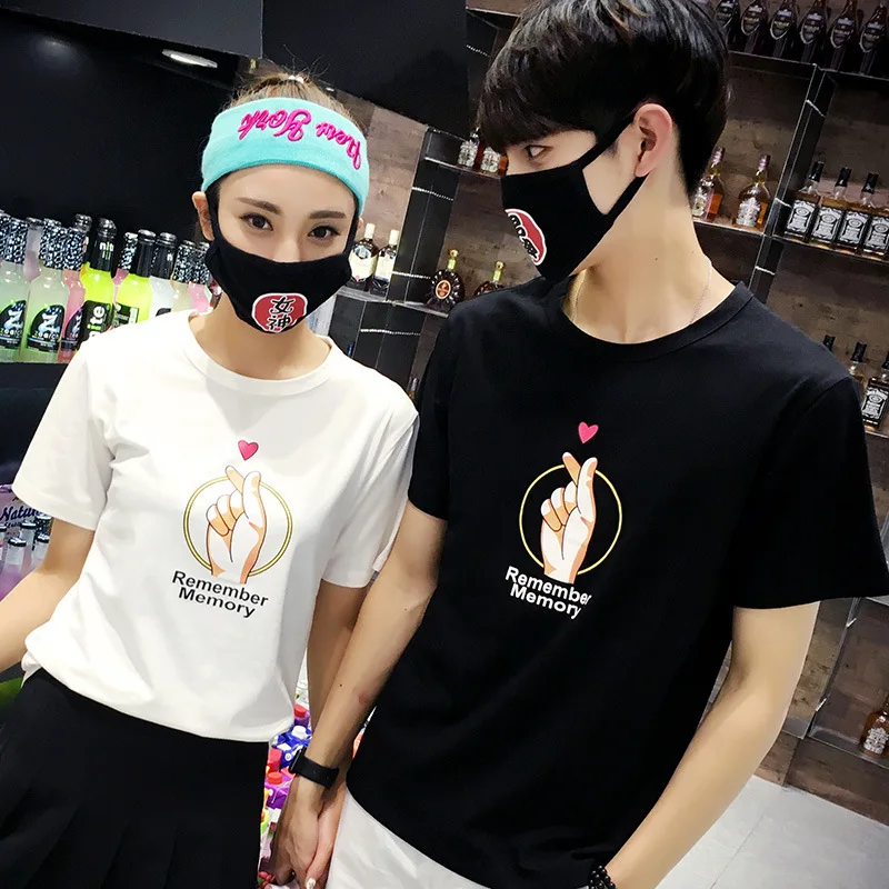 

2019 new summer short-sleeved Korean version of the couple with men and women T-shirt BF trend love gestures couple T-shirt