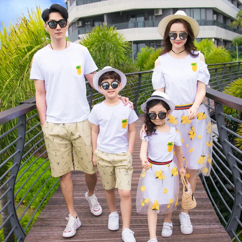 

Flower Mother Daughter Dresses Wedding Family Matching Dress Clothes Family Shirts Outfits Father and Son Clothes Couple Shirt