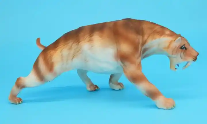 smilodon figure