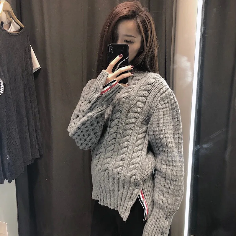 2019 College Style Back Color Matching Hong Kong Style TB Pullover Women Loose Twist Hem Split Round Neck Thickened Sweater 2019 College Style Back Color Matching Hong Kong Style TB Pullover Women Loose Twist Hem Split Round Neck Thickened Sweater