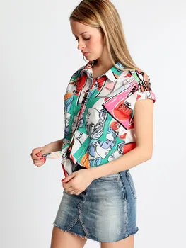 

SOLADA short blouse with print