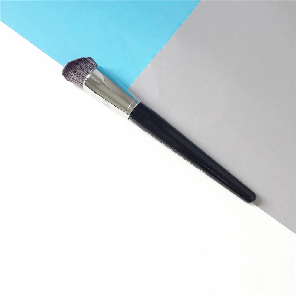 Sephora Pro Ultra Liquid Foundation Brush #83 _ 2