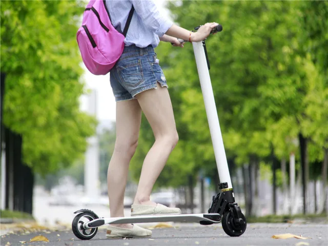 Best price at $419 Cheap Factory direct Puerile Carbon Fiber folding Electric Scooter foldable kick Scooter LG 10Ah The Lightest In the World e-bike