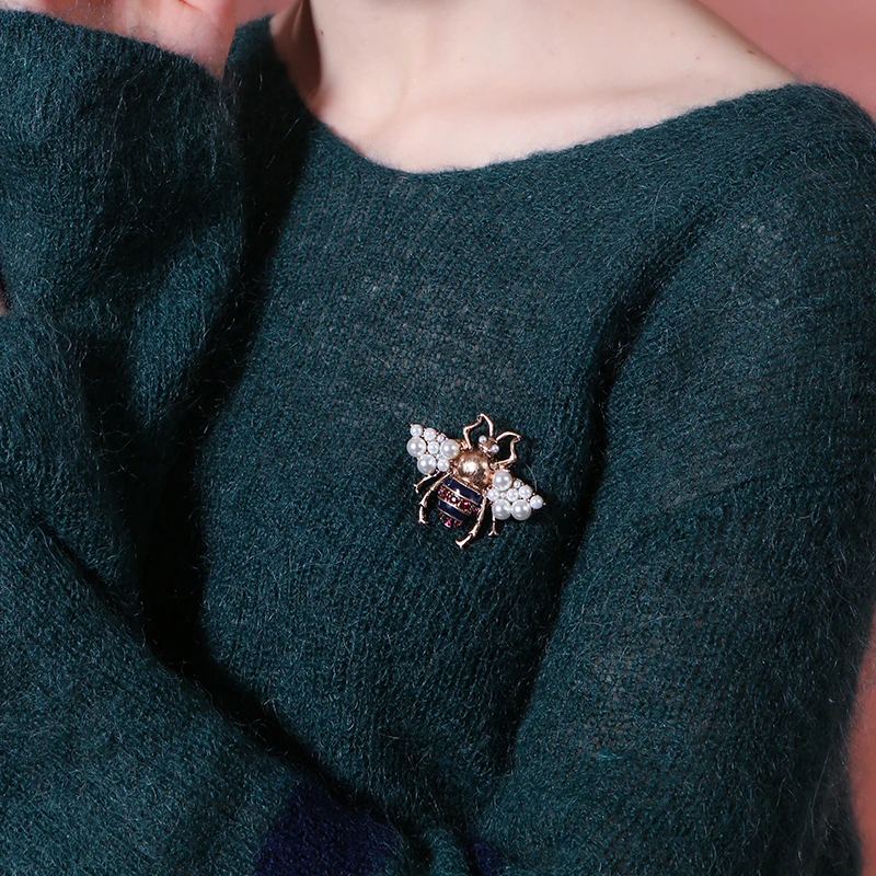

Distinctive Bee Trendy Brooch Brincos Sweater Pin Badge Pet Memorial Jewelry Scarf buckle Bijoux Christmas gift X1100