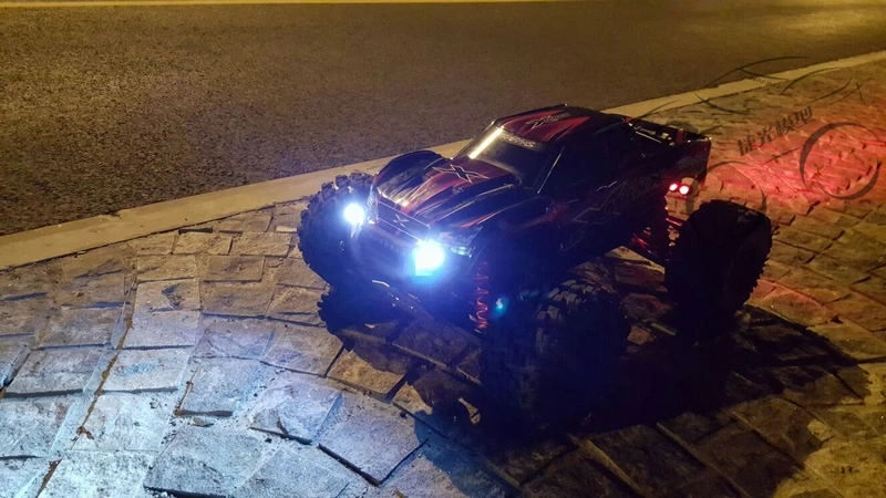 RC Запчасти, TRAXXAS X-MAXX светодиодный фары хвост светильник комплект, включающий в себя головной светильник кронштейн и переключатель