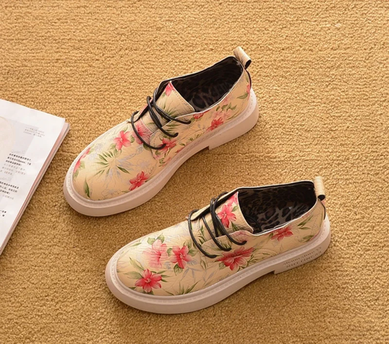Модная женская обувь с цветочным принтом; коллекция года; сезон весна-осень; повседневная женская обувь на плоской подошве; Брендовые женские ботильоны; A1117