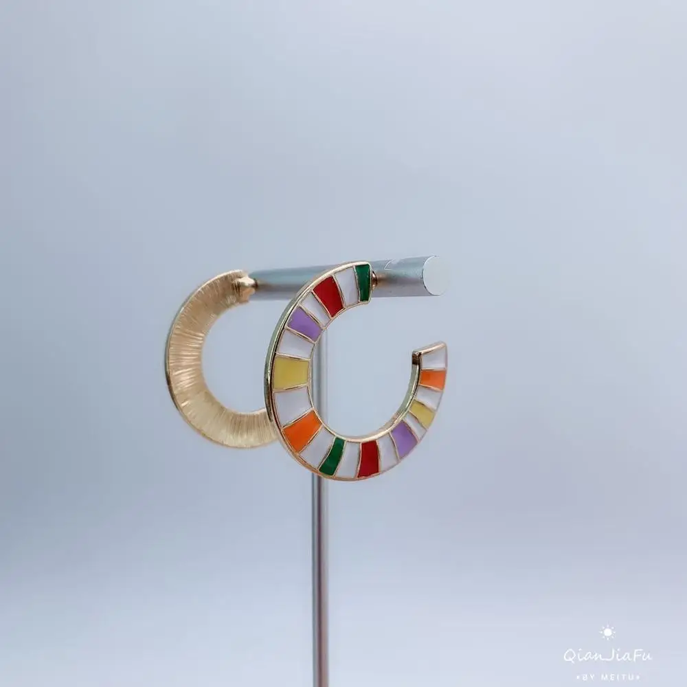 

GOLD EARRINGS FASHION JEWELRY EARRINGS WEDDING PARTY GIFTS FEMALE ACCESSORIES GOOD QUALITY