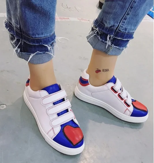 Spring and summer love magic hook white shoe teenager girl rivets Korean flat shoes heart shape