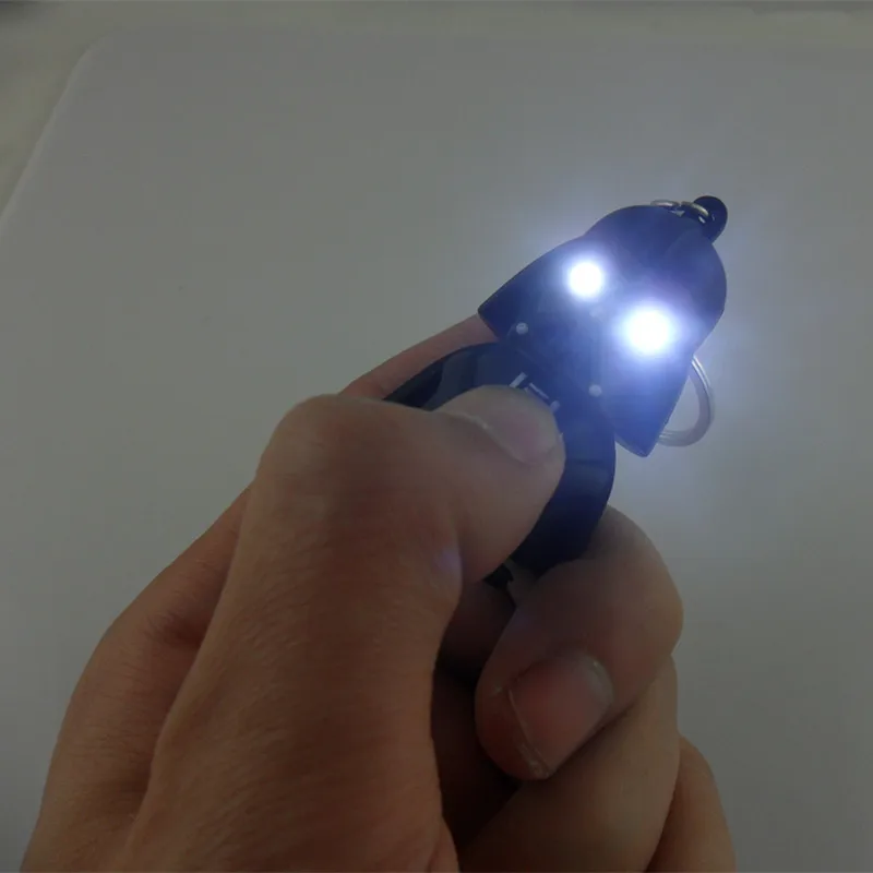 Clave de la cadena de luz Led sonido llavero Storm Trooper llaveros clave Darth Vader Yoda Anakin Skywalker figura de acción
