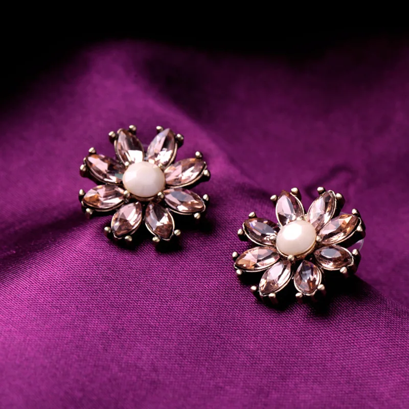 New Item Design Women Simple Crystal Flower Joker Costume Earrings Factory Wholesale (7)