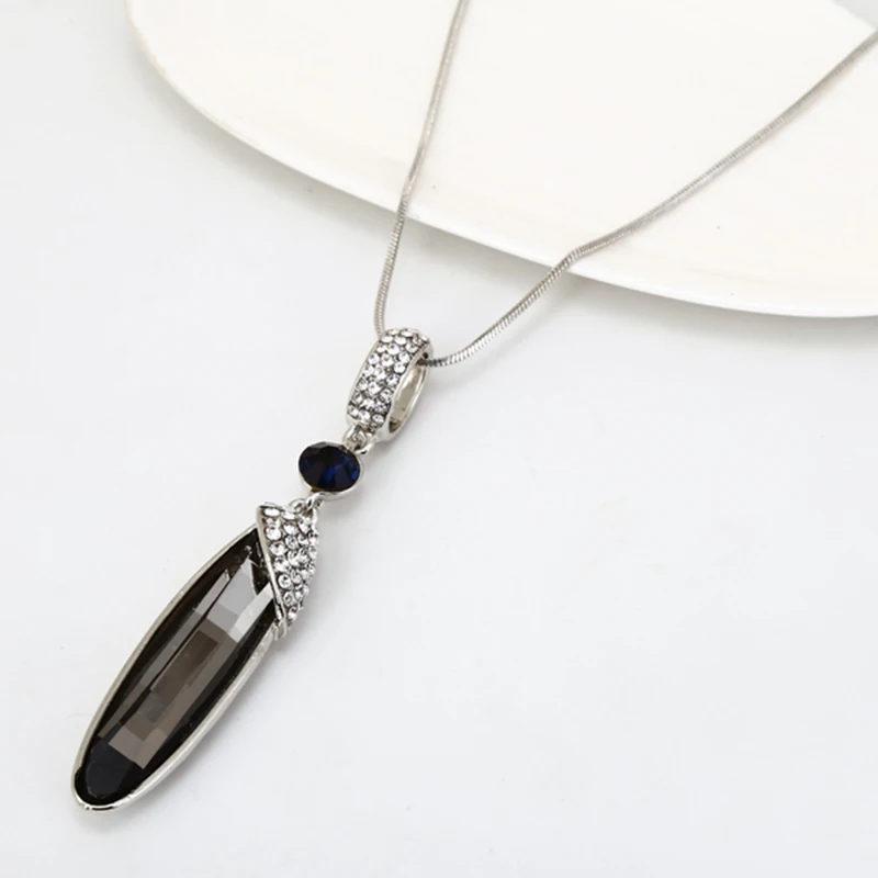 

Vintage Water Drop Gray Crystal Pendant Necklace For Women Rhinestone Sweater Chain Necklace Trendy Clothing Jewelry New2019