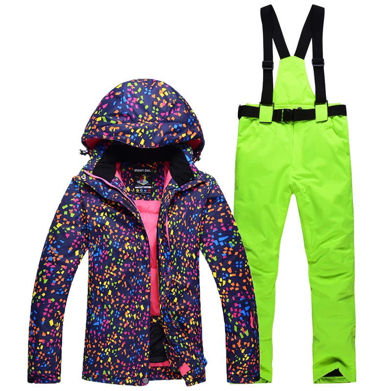 Más barato mujer traje de esquí establece snowboard ropa impermeable a prueba de viento a prueba de nieve de invierno trajes chaquetas + Baberos pantalones traje de esquí caliente