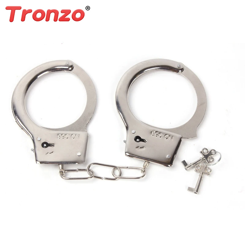 

Tronzo Pretend Play Silver Metal HandCuffs With Keys Police Role Cosplay Tools Police Toy For Children Boy Drop Shipping