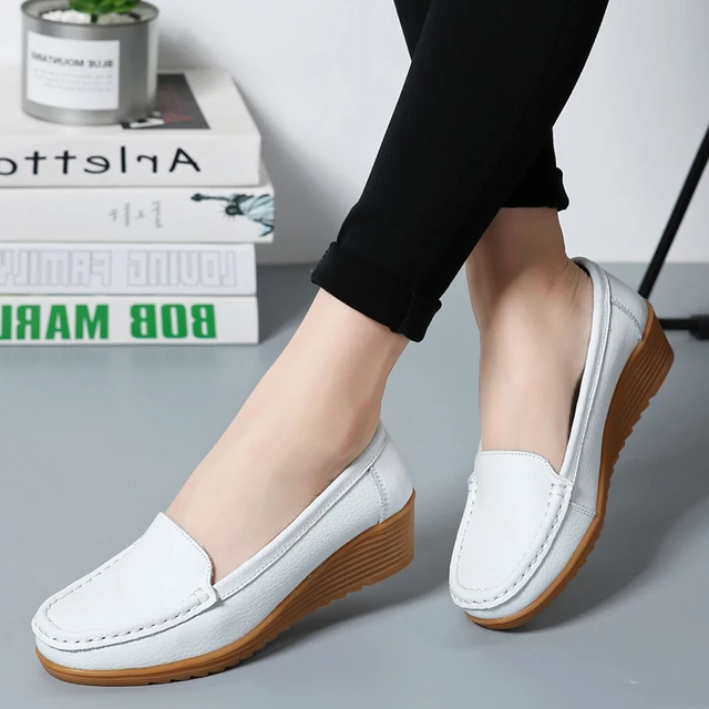 여성토즈로퍼 추천상품 여성을 위한 스타일리시한 편안함: C.NEW S 여성 플랫 패션 4.5cm 힐 신발 소개